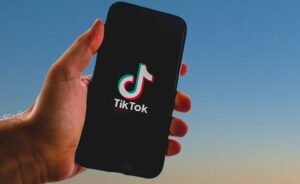 Strategi Meningkatkan Jangkauan Video Menggunakan Jasa Share TikTok Profesional