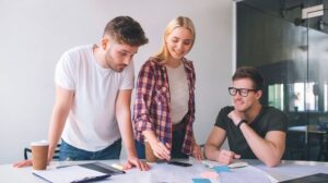 Blogger Review Produk: Pengalaman Nyata Blogger Indonesia yang Membantu Konsumen Memilih dengan Tepat